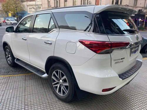 Imagen 7 de 16 de Toyota Sw4 2019 2.8 Srx 177cv 4x4 7as At