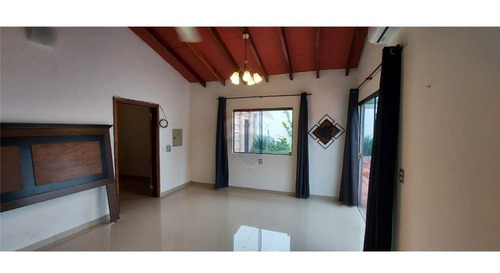 Imagen 12 de 14 de Vendo Casa Con Piscina En Laurelty, Luque: 3 Habitaciones