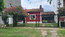Comprar En Venta En El Palomar Sobre Lote De 11 X 37; Chalet De 3 Ambientes Cochera Pasante Amplio Fondo; Quincho A Terminar. Venta Inmediata F: 8879