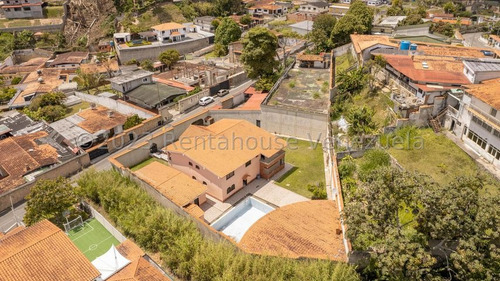 Casa En Venta Con Amplias Áreas Verdes Con Piscina Colinas De Carrizal, Carrizal Altos Mirandinos