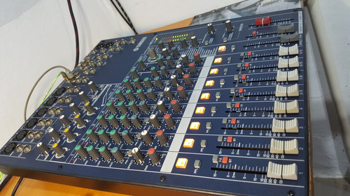 Consola Yamaha Pasiva Mg124cx.