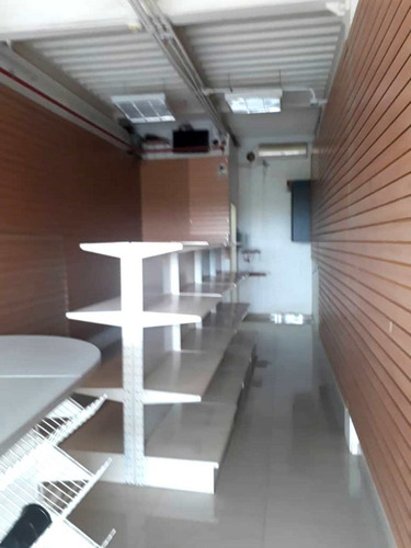 Imagen 2 de 5 de Venta De Funcional Local En Centro Comercial En Paraparal - Inmobiliaria Maggi 1257