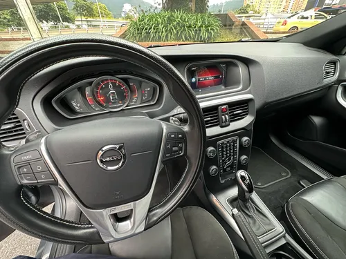 Volvo V40 2.0 T4 Drive-e R-design