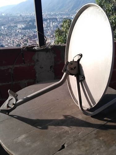 Plató Antena Satélital (Usado)