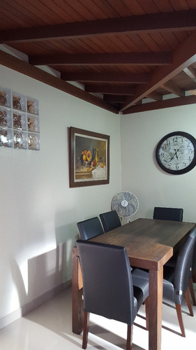 Casa Em Condomínio Fechado De 3 Dormitórios - 4262