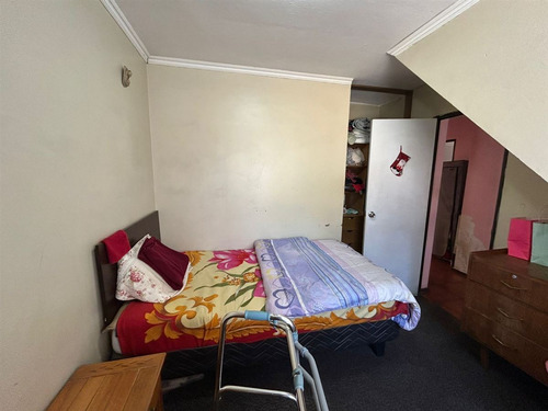 Casa En Venta De 7 Dorm. 3 Baños En Peñalolén