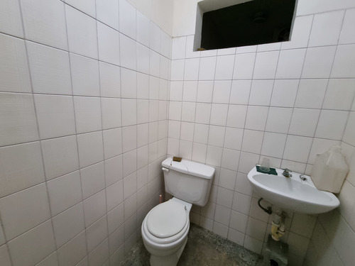 Imagen 11 de 29 de Casa Con Local Comercial En Venta Centro De Baquisimeto #22-8710