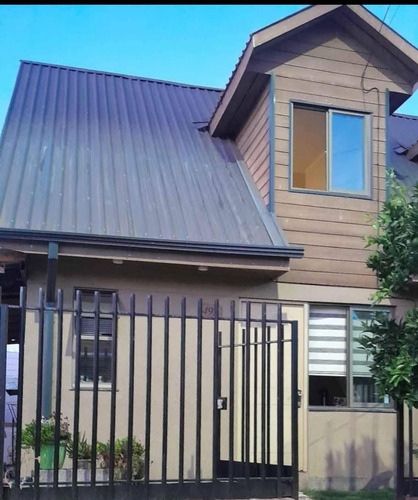 Hermosa Casa De Dos Pisos En Villa Alegre