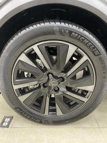 Peugeot E-2008 (100% Eléctrica) 2025