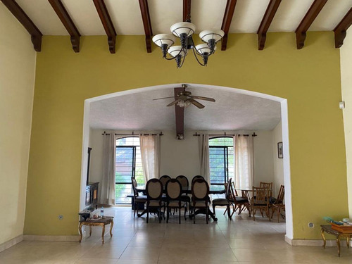 Miraval A Unas Cuadras De Plaza Cuernavaca - Roq-968-cs