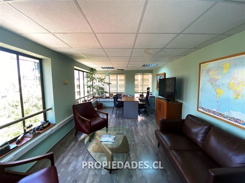 Oficina En Venta De 4 Privados En Las Condes
