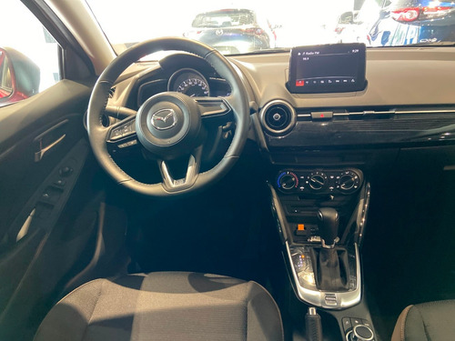 Imagen 7 de 14 de Mazda 2 Automático Touring