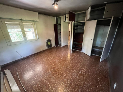 Imagen 11 de 13 de En Venta Y Alquiler (solo Comercial) | Hermosa Propiedad En Moreno Sobre Av. Libertador Al 1100 | Amplios Espacios | Parque |