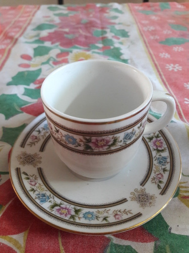Antiguo Juego De Café. Porcelana. Made In China. 