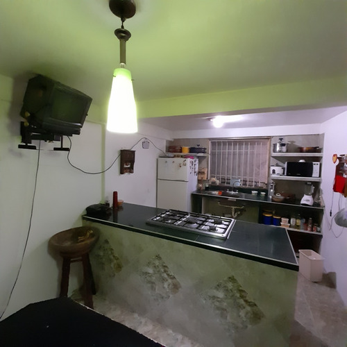 Imagen 8 de 15 de Hermosa Quinta En Cúa. Zona Exclusiva. 500m2. Posee 8 Habitaciones. Amplia Sala. Cava Cuarto Funcionando. Gran Oportunidad