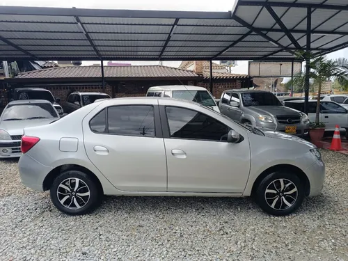 Renault Logan 1.6 Privilege / Intens