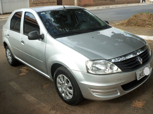 Imagem 2 de 10 de Renault Logan