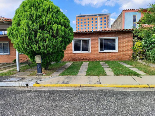 En Venta Casa En Res.cantapiedra La Granja Naguanagua, 221691 Acv