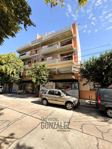 SEMIPISOS 3 Y 4 AMB. CON COCHERA