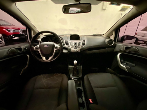 Imagen 7 de 17 de Ford Fiesta 1.6 Titanium Kd 5p 2013