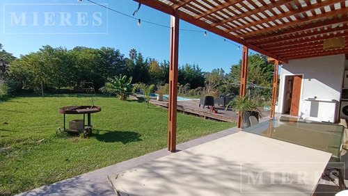 Casa En Venta Barrio Semi Cerrado En Loma Verde.