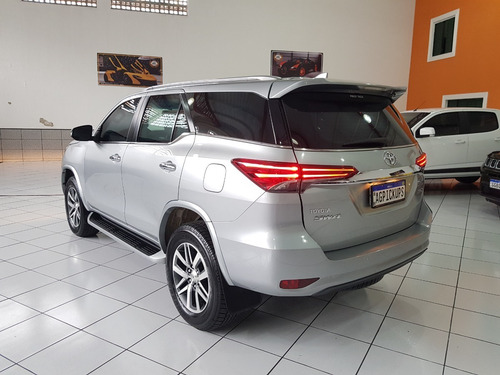 Imagem 17 de 20 de Toyota Hilux Sw4 2.8 Srx 4x4 7 Lugares Blindada 16/2016