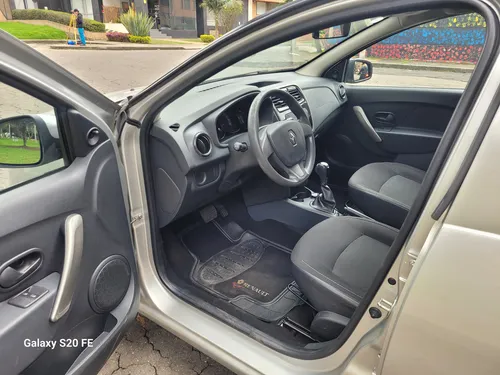 Renault Logan 1.6 Privilege / Intens