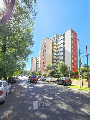 Impecable Dpto. De 3 Amb. En Torre - Muy Luminoso Con Vistas Abiertas!