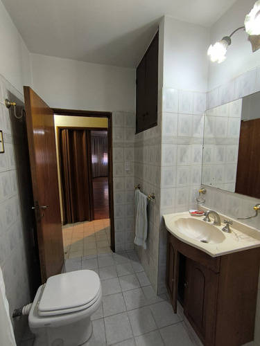 Alto Alberdi - Casa En Venta - 5 Dormitorios