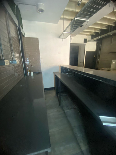 Gran Local Com. Para Restaurante U Otro Giro 183m2 Ampliable
