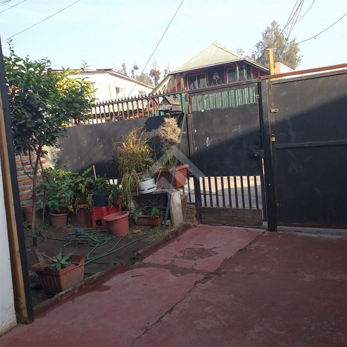 Casa En Venta De 4 Dorm. En La Florida
