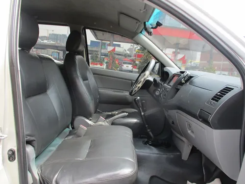 Toyota Hilux Doblecabina 4x2 2700cc Mt