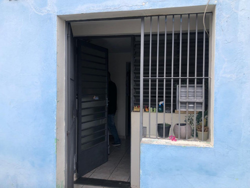 Oportunidade! 2 Casas Com 2 Dormitórios Cada Em Terreno Amplo De 355m² Ideal Para Moradia Ou Renda!