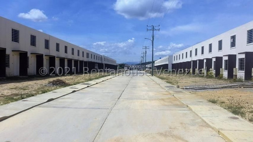 Imagen 9 de 30 de Casas En Venta En Terrazas De La Ensenada Para Remodelar A Tu Gusto Barquisimeto , Lara : 23-19761 Vip-