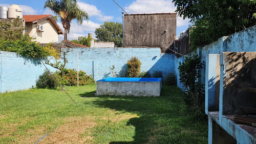 Imagen 9 de 10 de Casa 5 Ambientes, Amplio Lote, La Mejor Ubicación, 2 Locales, Pileta, Parrilla !!