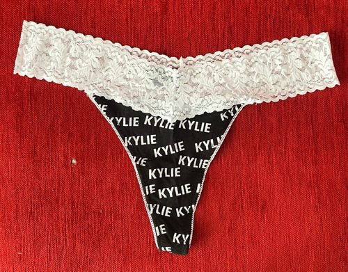 Colaless Kylie Jenner Algodón Lace Trim Thong 