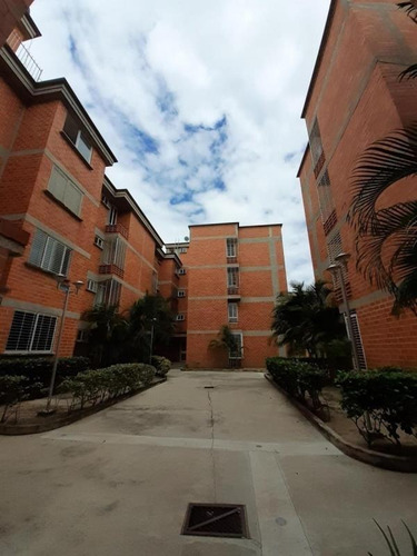 Imagen 1 de 8 de Gabriel Rivas Vende Apartamento En Res. Alto Monte Ciuidad Alianza Cod: Foa-1711