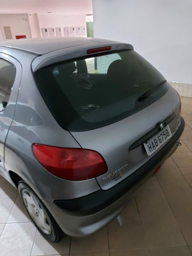 Imagem 5 de 6 de Peugeot 206 2002 1.0 16v Soleil 5p