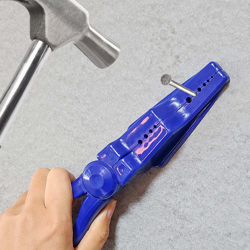 Alicate Com Suporte Em L Para Martelar Com Mais Segurança