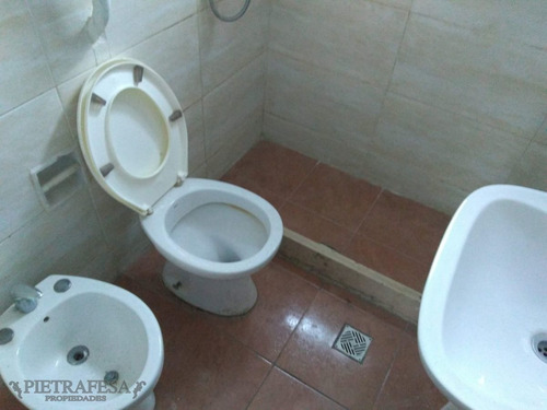 Imagen 16 de 19 de Casa En Venta Con Renta - 2 Dormitorios - 1 Baño - Andres Gomez - Malvin