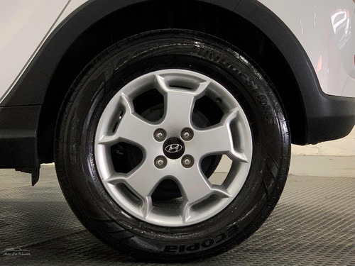 Imagem 8 de 12 de Hyundai Hb20x 2015 1.6 Style Flex 5p