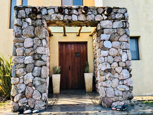 Imagen 3 de 30 de Casa En Alquiler Amoblada De Lujo En Santa Clara, 3 Dormitorios, 2 Baños Y Piscina! Villanueva!