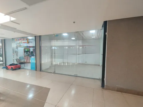 Local En Venta En Metrópolis. Cod V1614511
