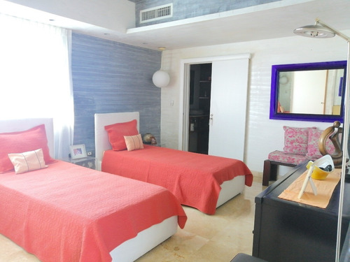 Penthouse En Venta En Los Cacicazgos. Av. Anacaona Con Vista