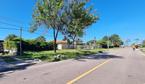 Terreno En Venta De 1500m2 Ubicado En Solymar A Metros De La Playa!