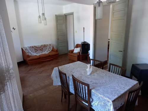 Imagen 3 de 14 de Casa De Altos Al Frente Con Balcón Y Azotea De Uso Exclusivo