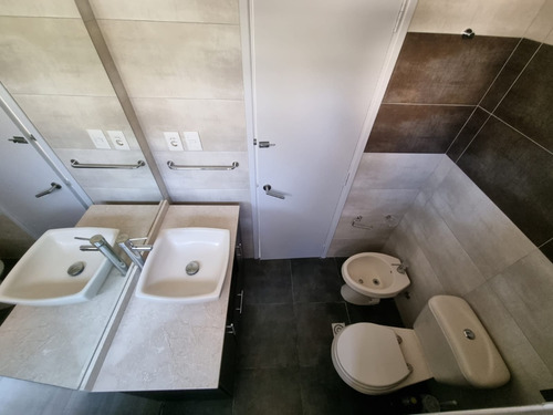 Imagen 22 de 30 de Casa Totalmente Reciclada En Las Toscas 982lt