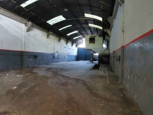 Venta Galpon Con Salida A 2 Calles De 1500 M2