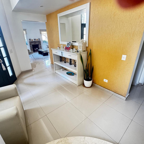 Casa En Venta En Barrio Cerrado Weston,moreno