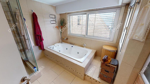 Casa En Venta 4 Dormitorios, Parrilla, Pileta. Acassuso Libertador Al Río.